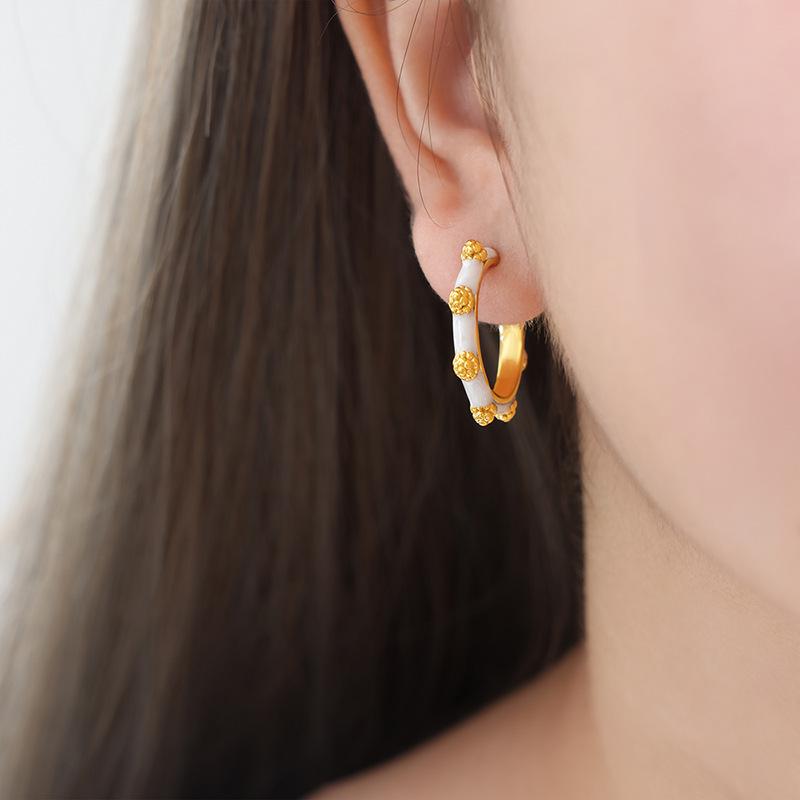 Geometric C-Shaped Floral Earrings in Retro Drip Oil Titanium Steel - Elegant and Lightweight.