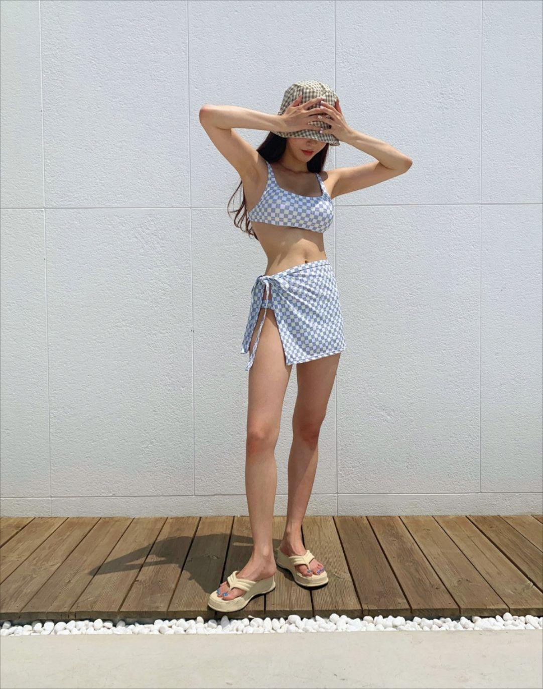 Year split suspender plaid skirt swimsuit women s hot spring three-piece sexy swimsuit S синий