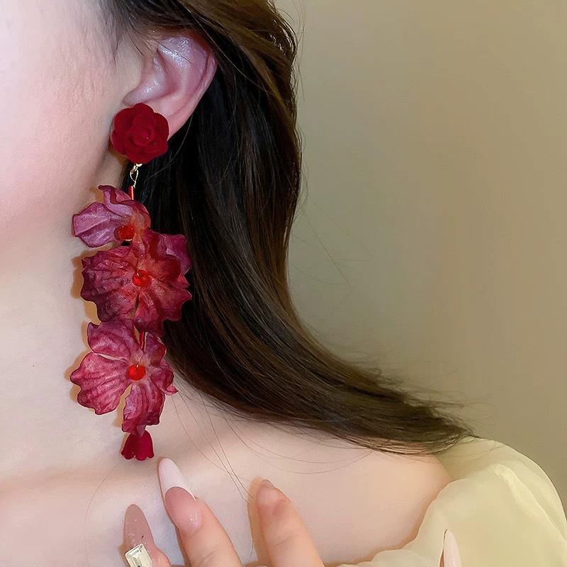 Delicate Red Flower Drop Earrings for Women Girls Fashion Petal Tassel Long Earrings Temperament Wedding Jewelry Accessories