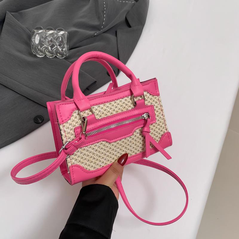 

Маленька квадратна сумка сумка сумка літо 2024 нова модна мода ретро сумка текстура ніша модна сумка через плече рожевий червоний колір