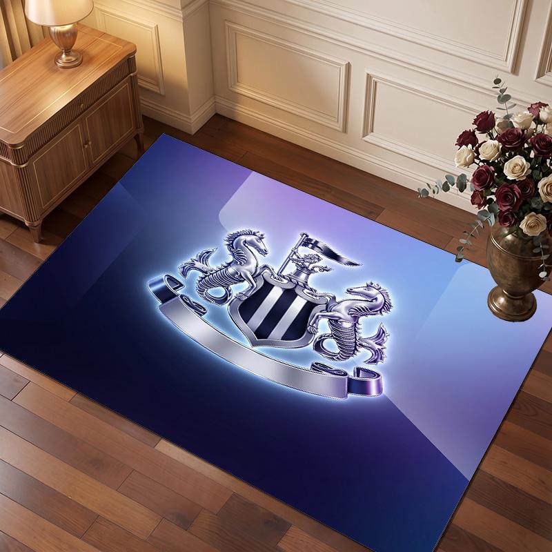 Tappeto in Velluto di Cristallo con Stampa di Calcio del Newcastle United, Comodo Assorbente d'Acqua Antiscivolo Tappeto per Pavimento Interno