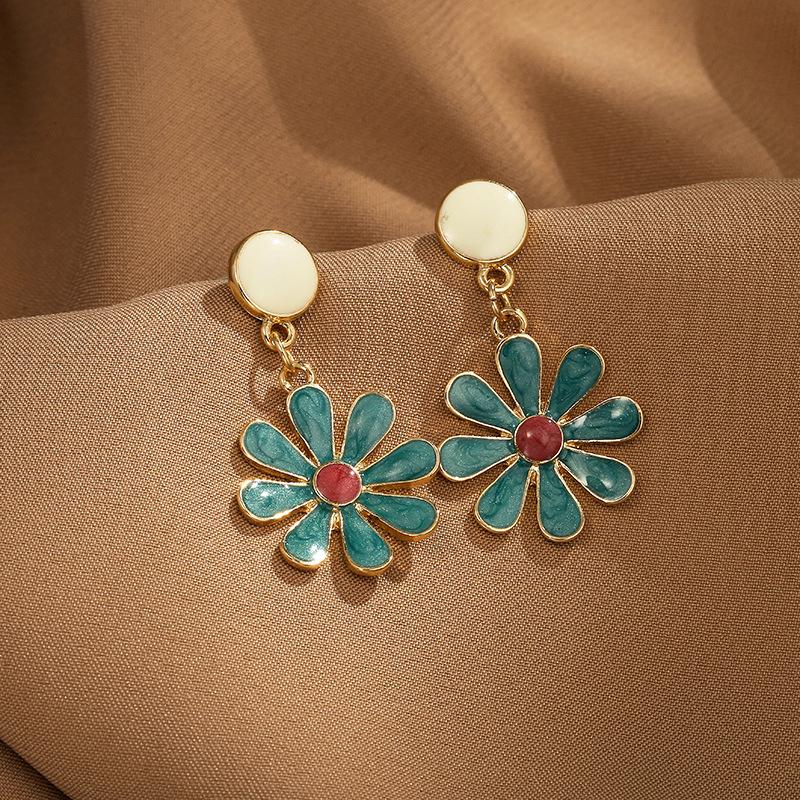 S925 Silver Needle Avocado Green Daisy Earrings: Drip Oil Flower Studs & Dangle Ear Clips