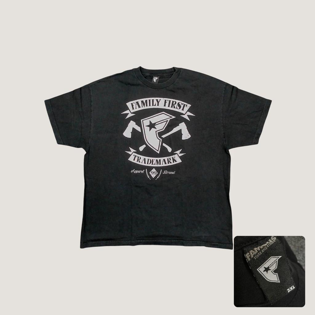 Famosa T-shirt Stars And Straps 2XL La Famiglia Prima di Tutto Y2K Skater Travis Barker Nero