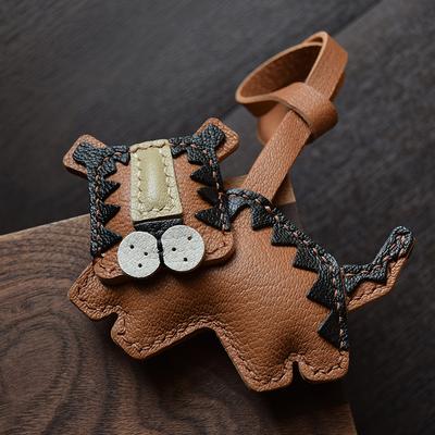 Tygr/původní design, ručně vyrobený přívěsek na klíče od auta z ovčí kůže, personalizovaný niche dárek, pánská a dámská klíčenka