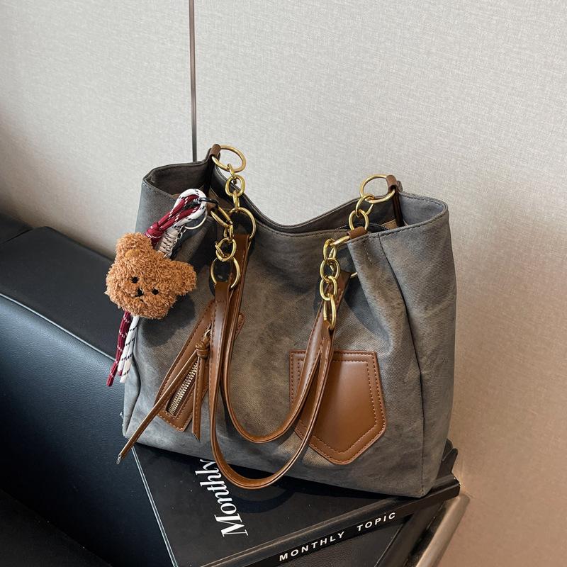 Tote bag women's new large-capacity commuter bag autumn and winter versatile casual high-end shoulder bag