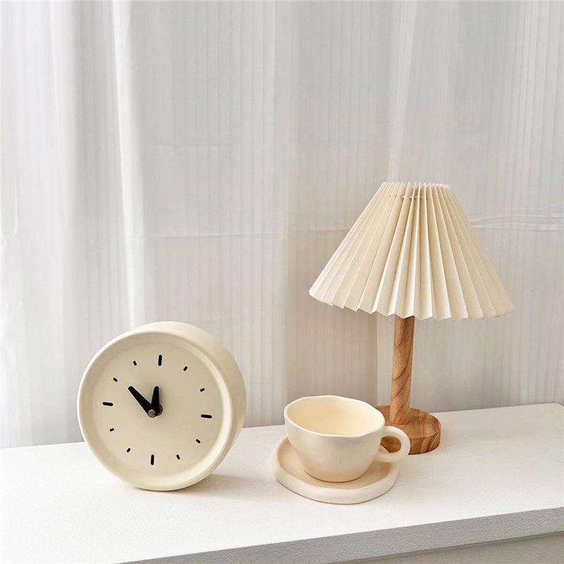 

Cream-Colored Silent Taiwanese Desk Clock: Home Desktop Ornament & Bedroom Bedside Decoration Gift. Other