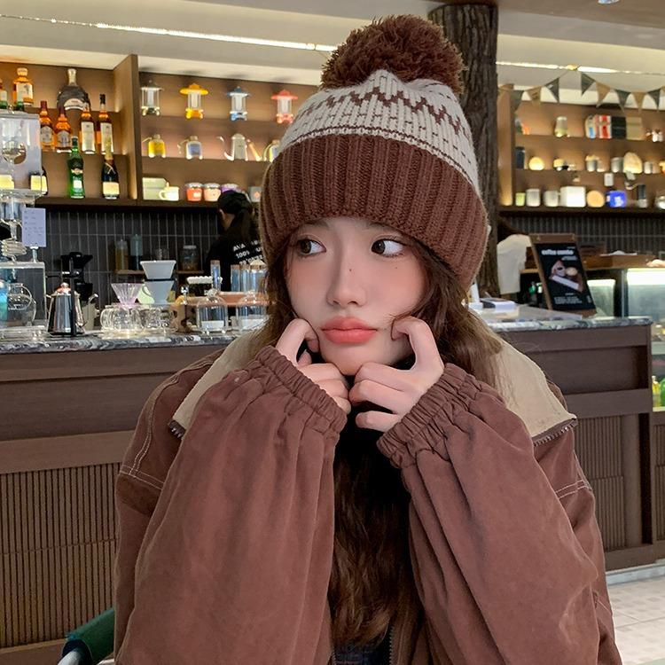 Hairball Loose Knitted Hat Women's Autumn and Winter Ear Protection Warm Cold Hat Cute Thick Wool Hat Winter Big Head Circumference