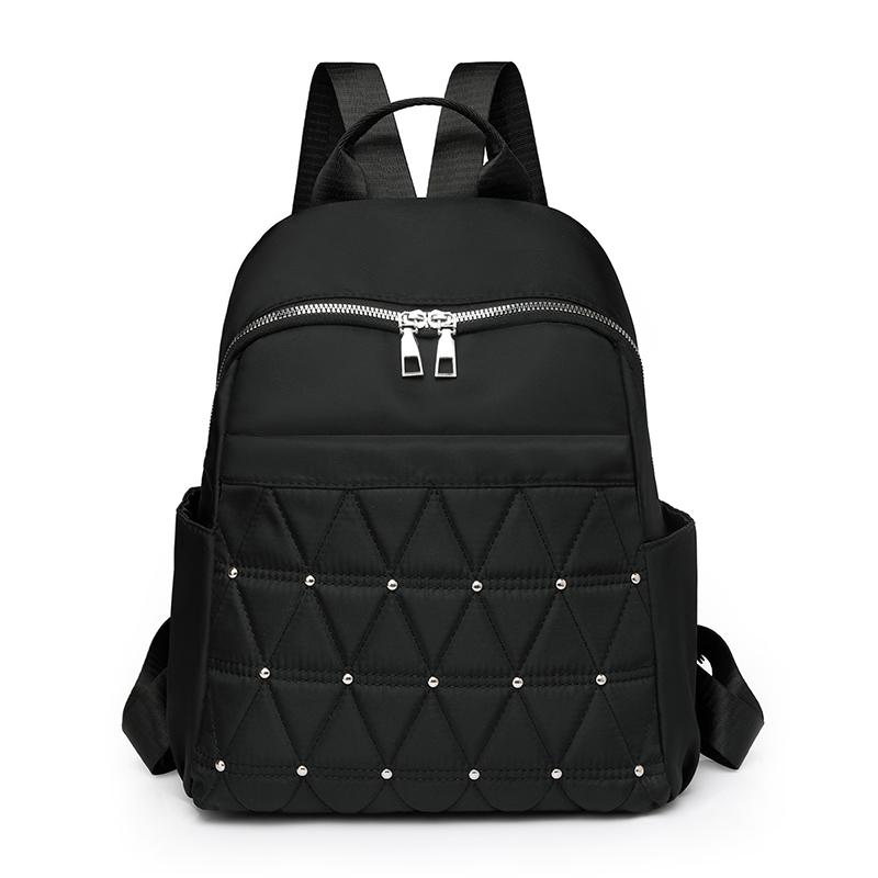 

Модный рюкзак с заклепками для женщин, большой емкости, однотонный нейлоновый рюкзак, новые роскошные повседневные дорожные сумки через плечо