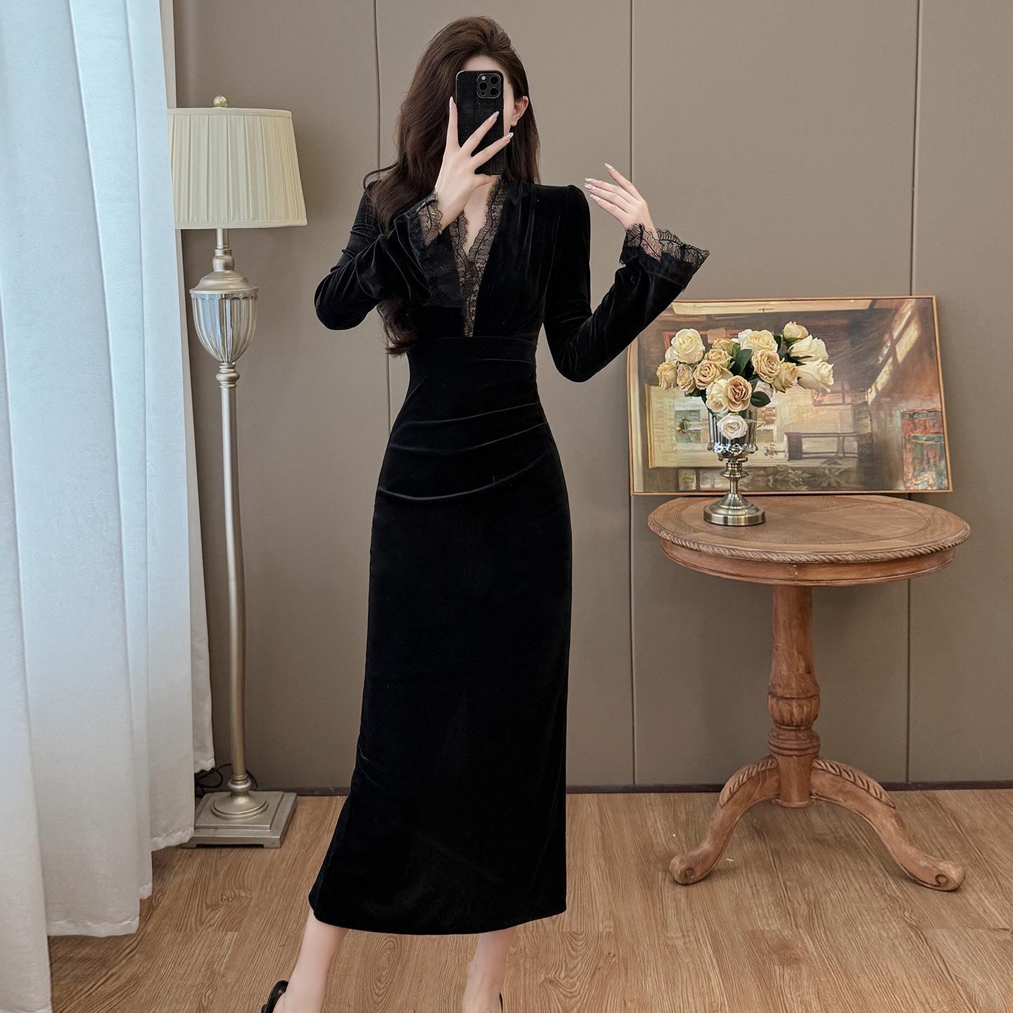 Elegant Plus Size Velvet Lace Patchwork Bell Sleeve Dress - Autumn/Winter Collection with Multiple Discounts. 2XL чёрный