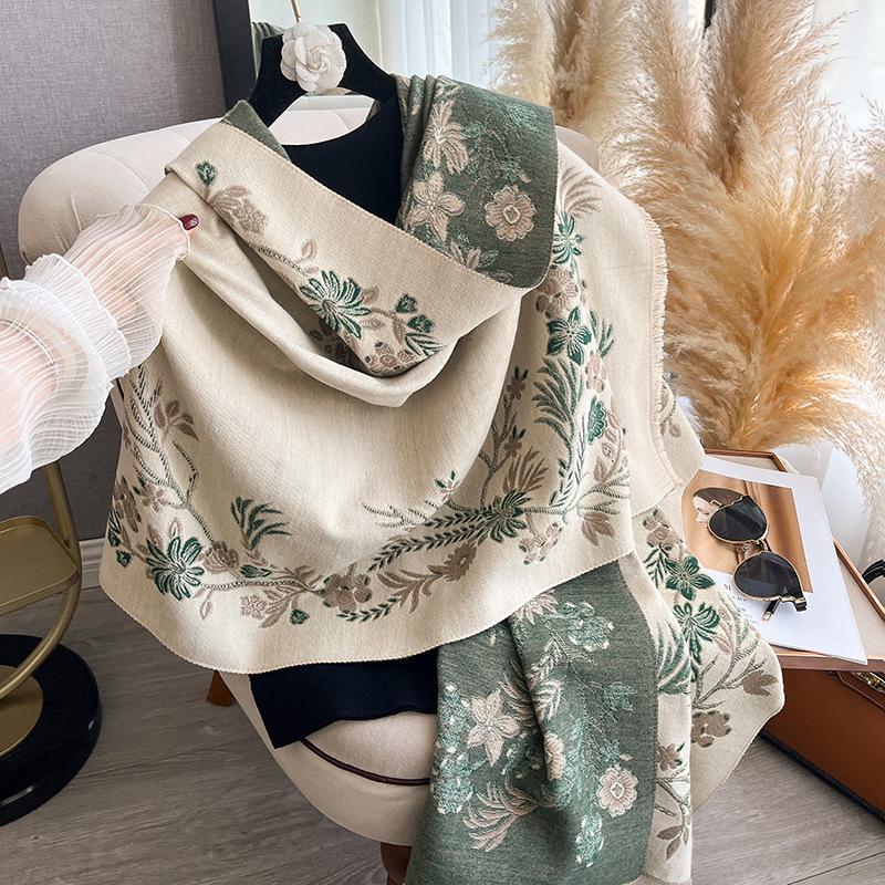 Autumn And Winter Elegant Floral Scarf for Ladies - Soft Faux Cashmere, Warm And Comfortable Magnolia Flower Fringed Shawl, Breathable And Windproof