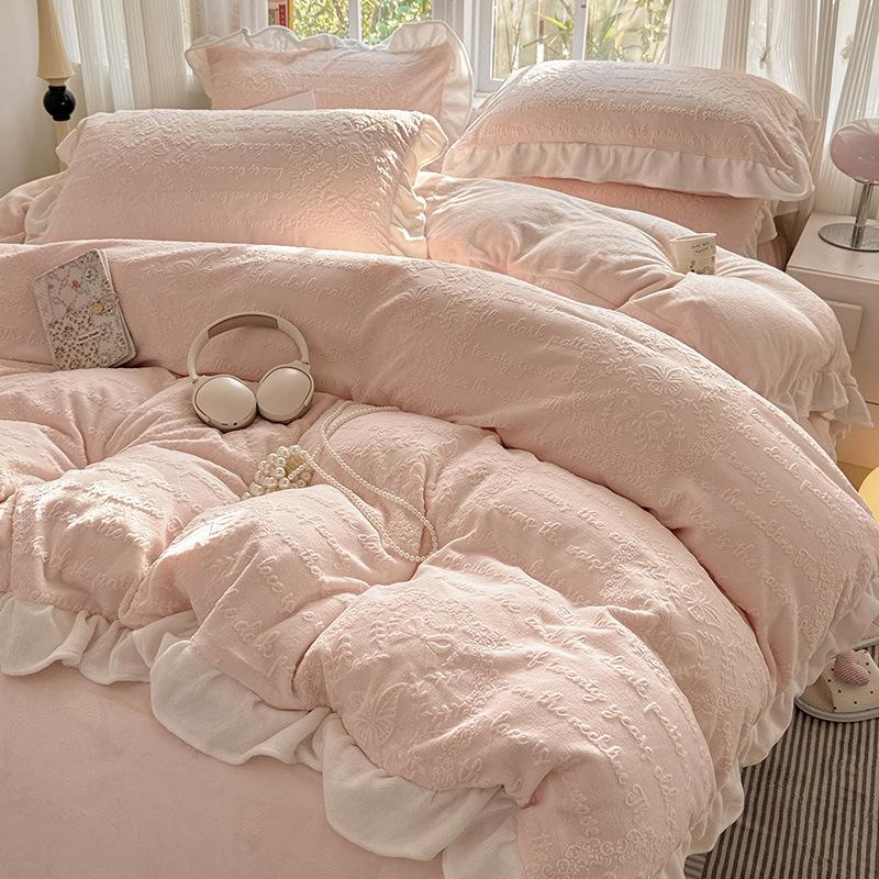 

Комплект из 4 предметов класса А из молочного бархата с кружевом для зимы: Мягкий, двухсторонний коралловый флис кремового цвета Flat 0.9 Set-Duvet 150x200