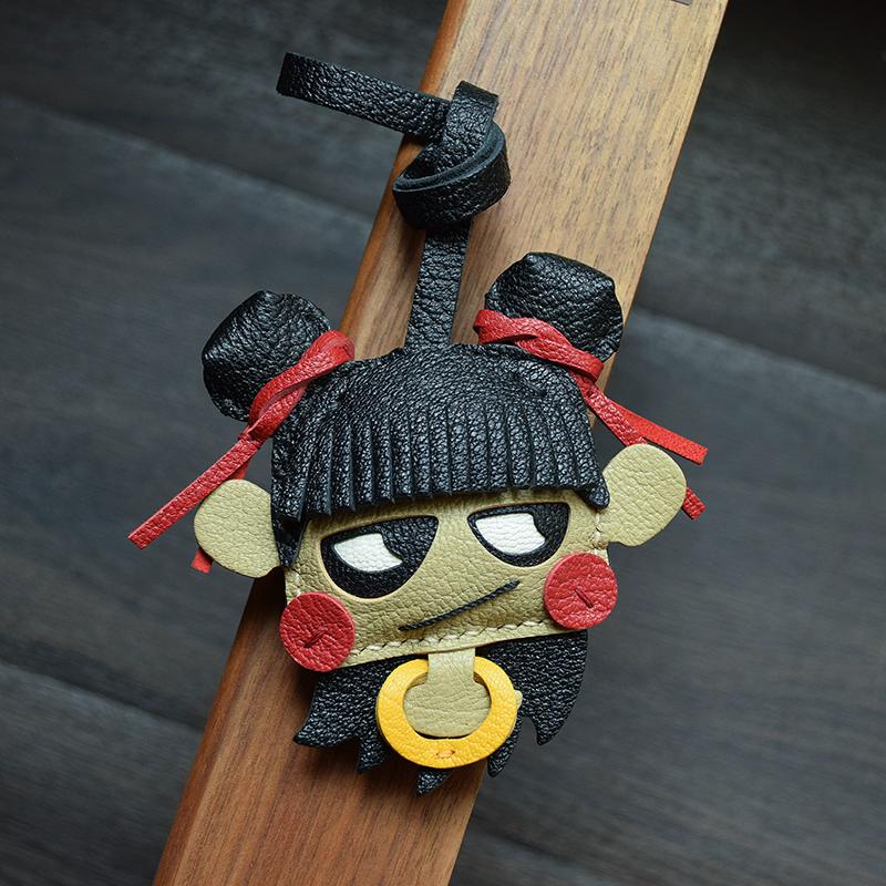 Originales Nezha Design Handgefertigtes Echtes Leder Auto Schlüsselanhänger Kette, Einzigartiges Mythologischer Held Schlüsselanhänger Accessoire für Männer und Frauen