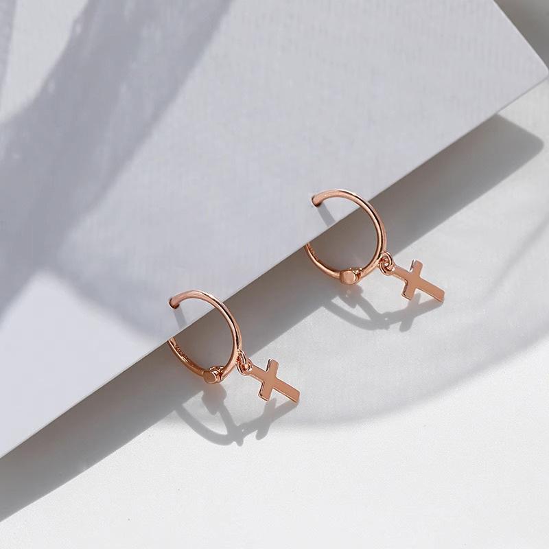 Minimalist Cross Ear Buckle Women's Temperament Versatile Love Design Niche Vintage Elegant Everyday Ear Jewelry