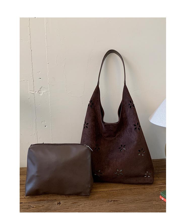 

Niche design sense retro handbag women s 2025 new Korean fashion versatile single shoulder mother bag armpit bag