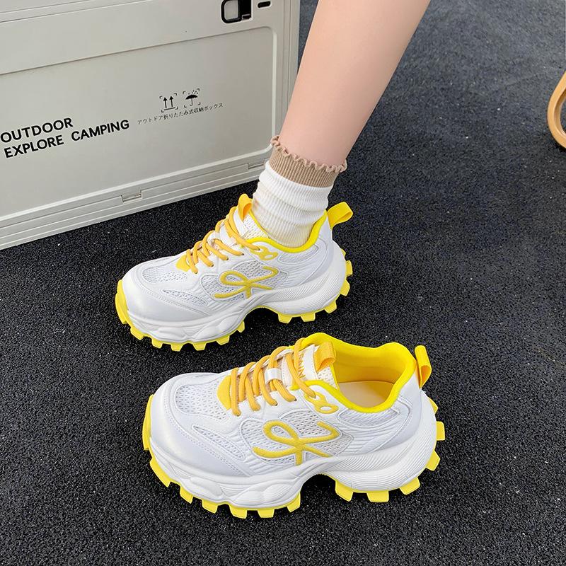 

Мафін товстопідошвові сріблясті татові кросівки жіночі літні нові сітчасті дихаючі кросівки на високій підошві повсякденні спортивні 40 жовтий