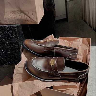 Versión pulida de cuero~ Mocasín de tacón grueso y suela gruesa con pequeñas monedas de oro hechas a mano, zapatos individuales retro de un pedal jk para mujer