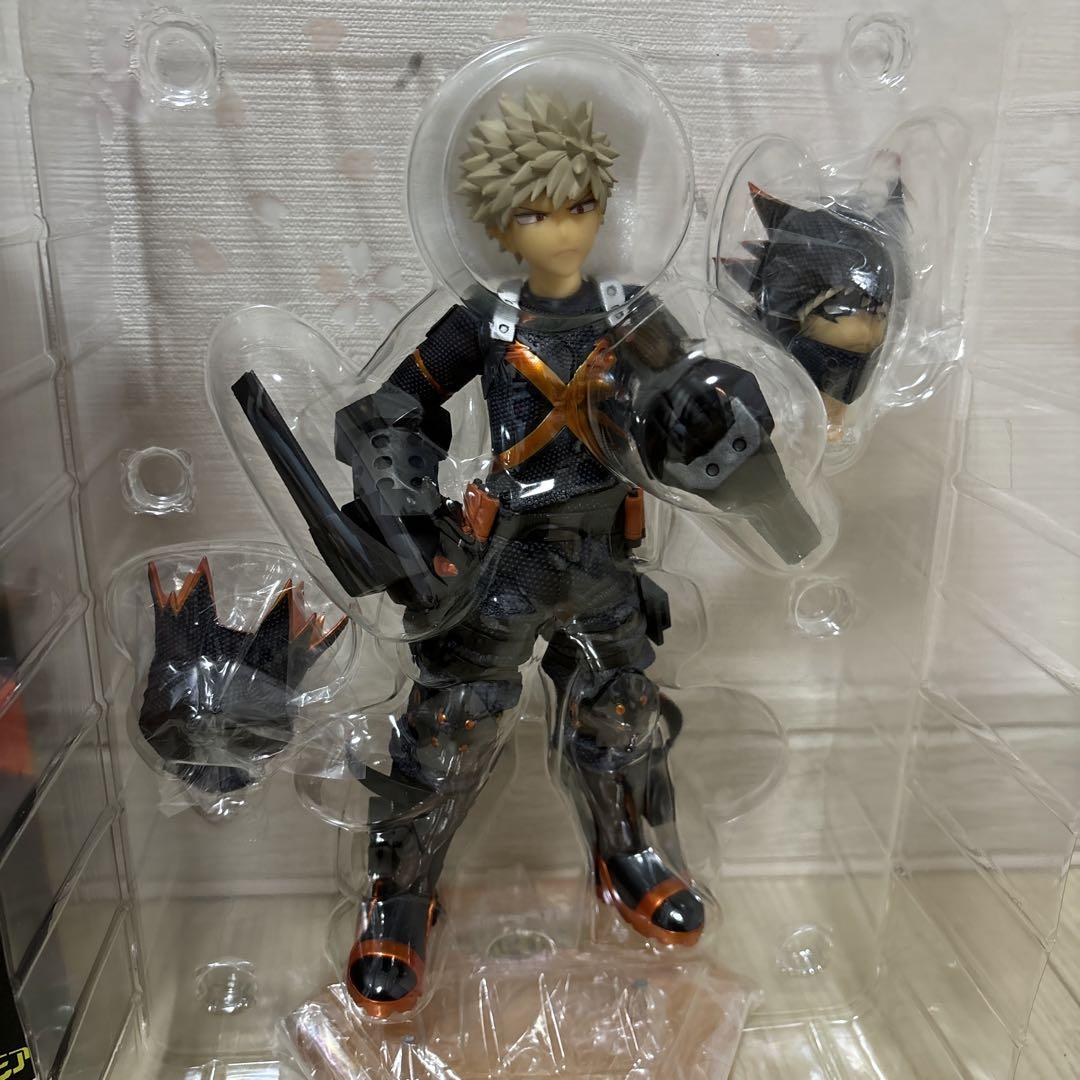 

[Б/У] Моя геройская академия Миссия мировых героев Бакуго Кацуки Версия в стелс-костюме