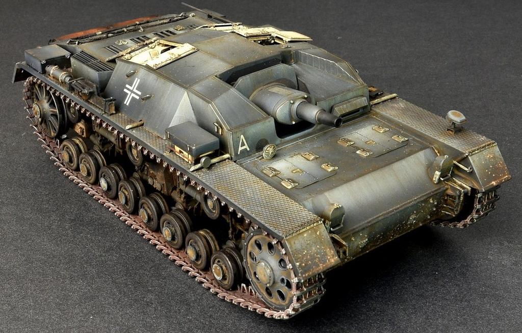 MiniArt Scale World War II German III Plastic Model Kit MA35210 1/35 Sturmgeschütz O-Series