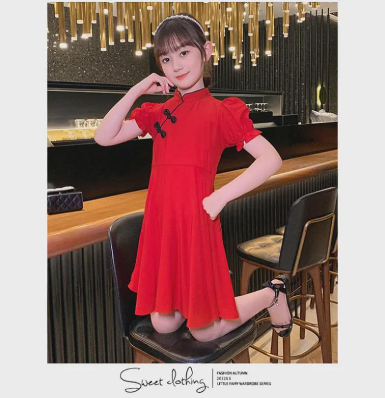 Letní dívčí čcheongsam: Čínský styl červené retro výkonové šaty