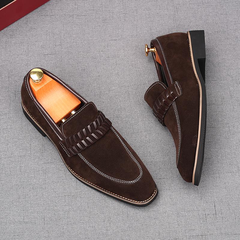 Moda Moda Nowy Dżentelmen Biznes Mokasyny Męskie Szpiczaste Zamszowe Skórzane Płaskie Buty Męskie Projektant Powrót do Domu Suknia Ślubna Obuwie