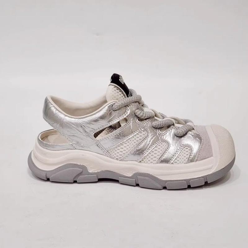 

Полые спортивные сандалии для папы женские 2025 лето новые повседневные уличные альпинистские на толстой подошве с сумкой на носке римские туфли с отверстиями 35 серебряный