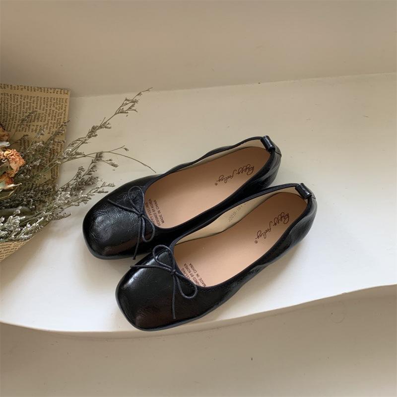 Korean version of flat shoes soft leather ballet shoes soft sole versatile shallow mouth flat heel grandma shoes one pedal small leather shoes bow