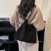 Autumn and winter retro high-value bag women's autumn niche fashion simple commuter shoulder bag bag