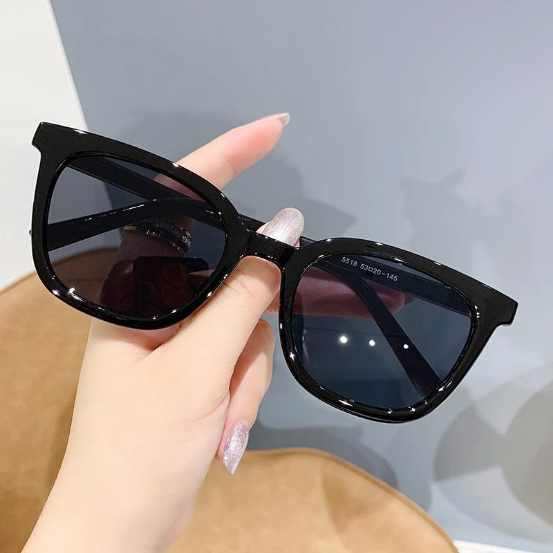 

New Unisex Rectangle Vintage Sunglasses Fashion Design Retro Sun Glasses Female Lady Eyeglass Cat Eye Goggles UV400 Eyewear As shown in the figu