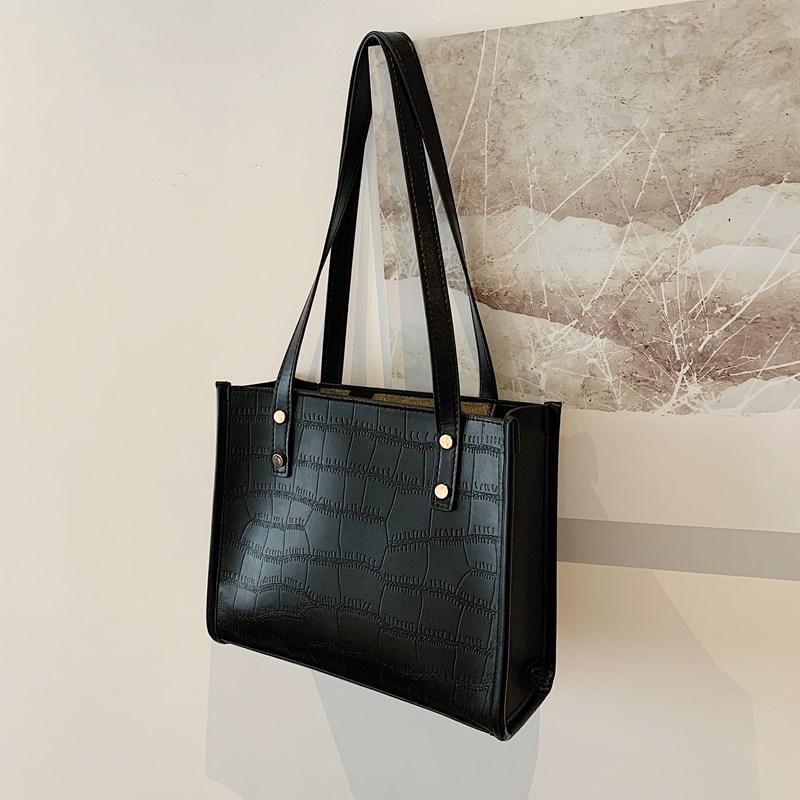 

Трендовая однотонная корейская версия ins персонализированная сумка-тоут большой вместимости женская универсальная для поездок на работу студенческая для учебы и отдыха на плечо чёрный