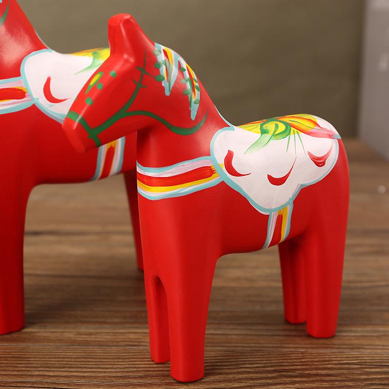 Hand-Painted Swedish Dala Horse Ornament Pair – Creative Wooden Craft for Weddings