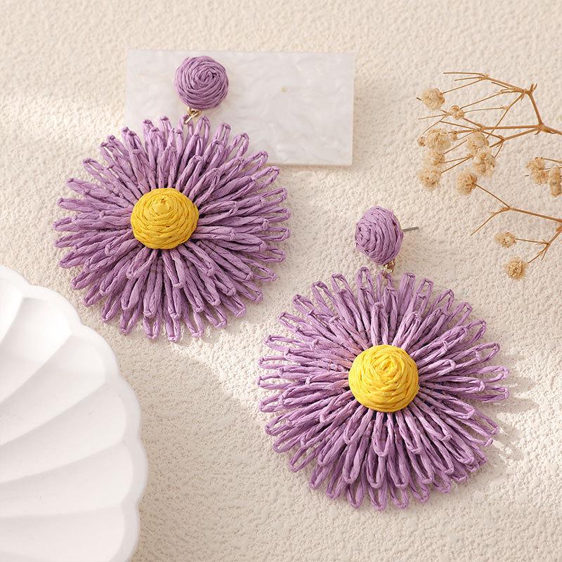 High-End Hand-Woven Raffia Sunflower Earrings for Stylish Travel and Holiday Photography