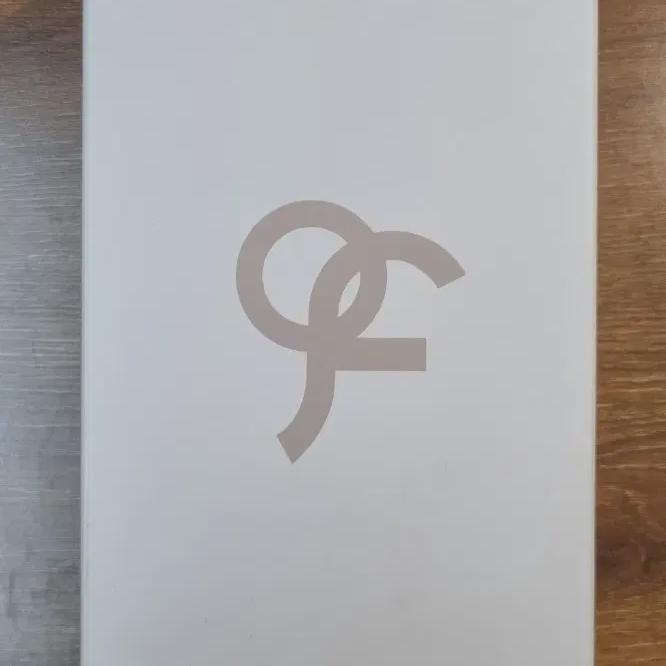 

Fromis9 Lightstick On Sale!