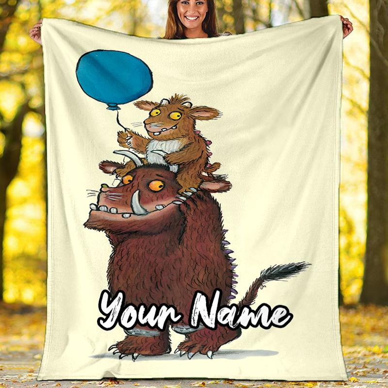 Coperta Stampata Personalizzata con Nome - Tema Il Gruffalò - Perfetta per Divano, Letto, Viaggi e Uso Esterno | Lavabile in Lavatrice, Accogliente e Resistente.