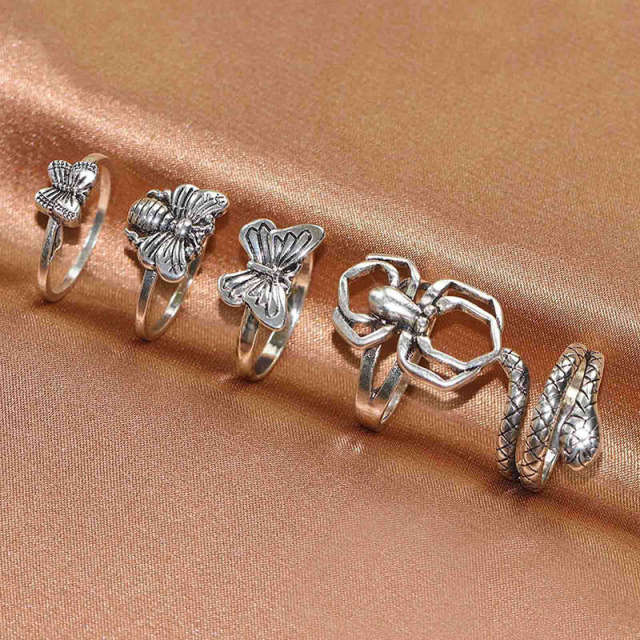Retro For Women Punk Butterfly Heart Rings Set Retro Gothic Ancient Color Color Dice Angel Wings Charms Finger Rings JewelryVintage Rings