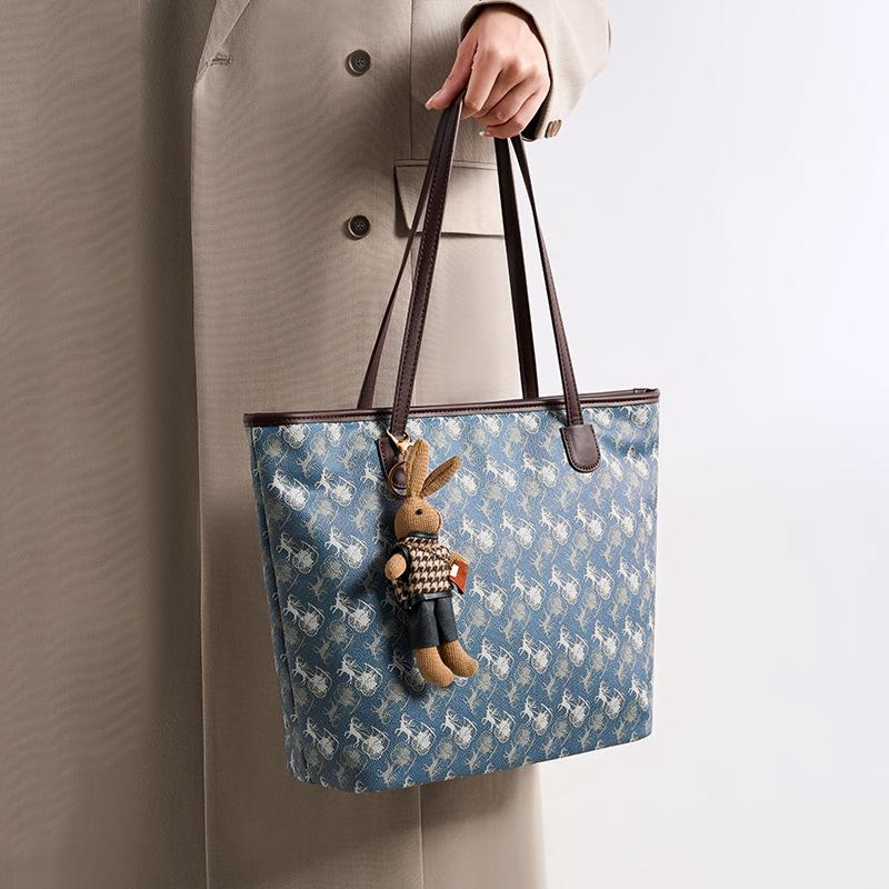 Versatile foreign style retro large-capacity handbag fashion trend printed tote bag commuter texture simple shoulder bag
