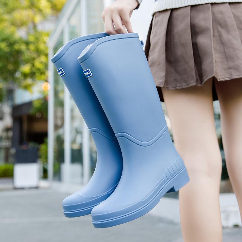 Fashion high rain boots, new women's long water boots, warm and velvet casual rain shoes, trendy outdoor water shoes for winter
