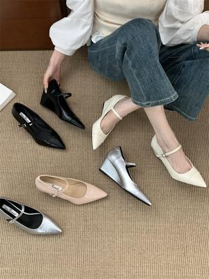 Pointed Wedge Heel Shallow Mouth One-word Strap Single Shoes Spring and Summer 2025 New High-heeled Patent Leather Mary Jane Women's Shoes