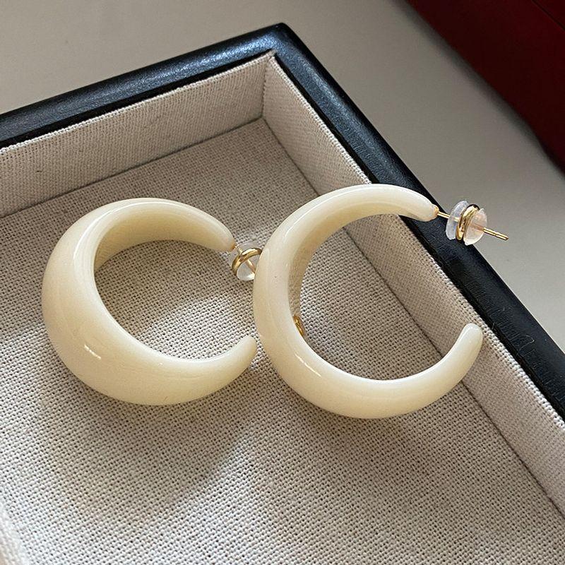 

European and American White Earrings 2026 New Popular Style High-End Large Earrings Simple and Elegant Exaggerated Wide Round Earrings White