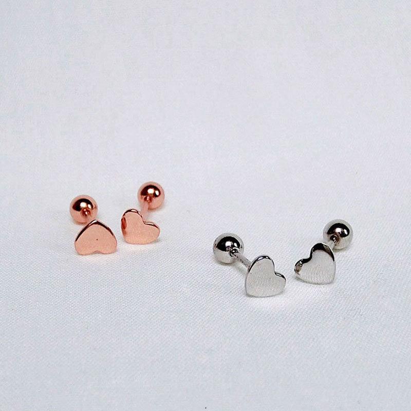 

Простой стиль дизайна изысканные глянцевые серьги-гвоздики Love в форме сердца золотой