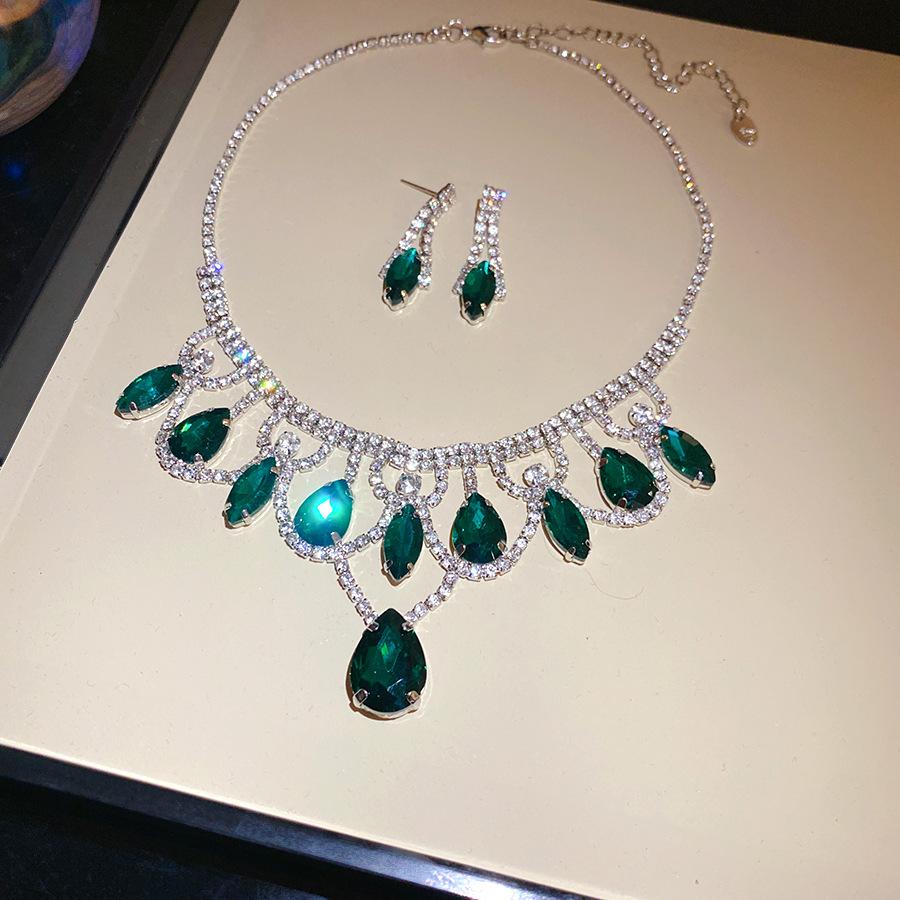 

European and American diamond-encrusted water drop pendant earrings, exquisite fashion versatile collarbone chain, light luxury niche high-end jewelry