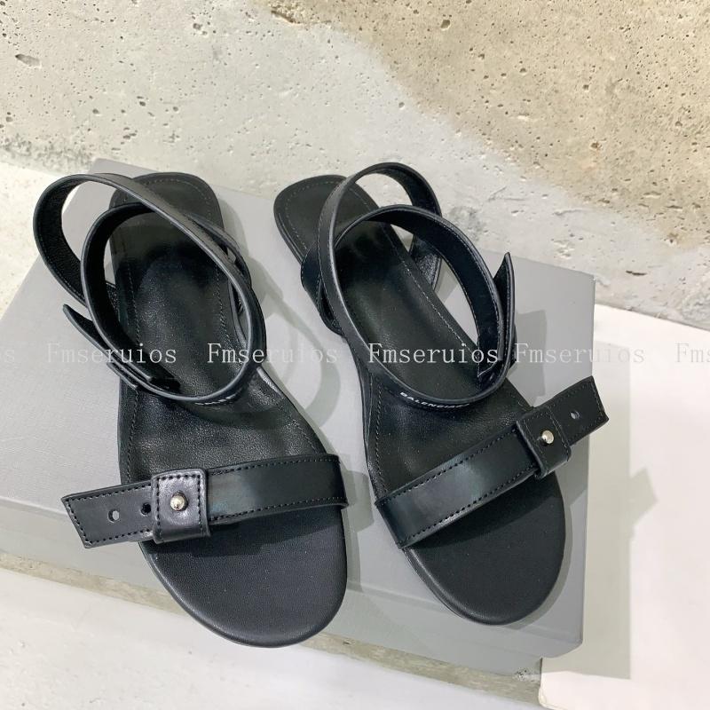Summer Fashion Women Flat Sandals Ankle Strap Genuine Leather Rivets Buckle Concise Design Fashion Beach Holiday Casual Shoes