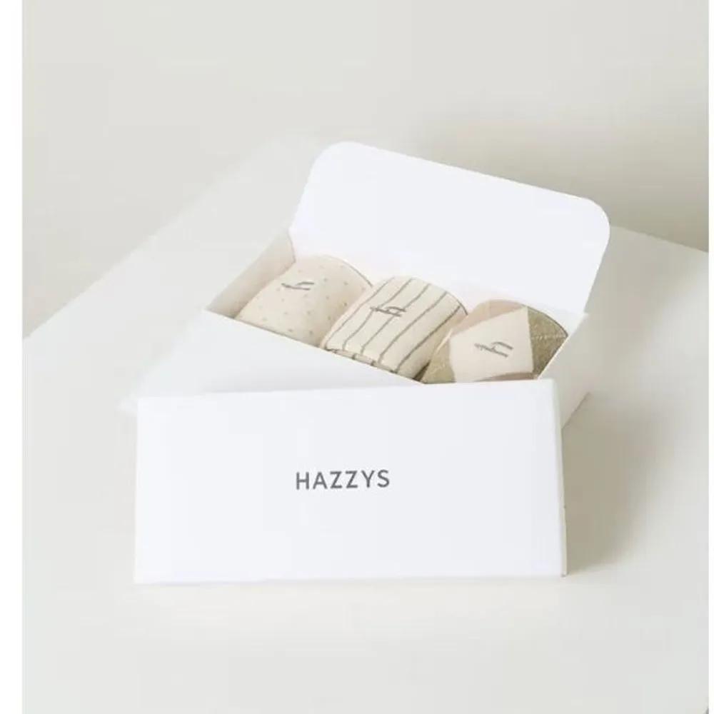 Hazzys Handbag HISS6E304IV Ivory Pattern Cotton Blend Mid-calf Socks 3-Piece Set