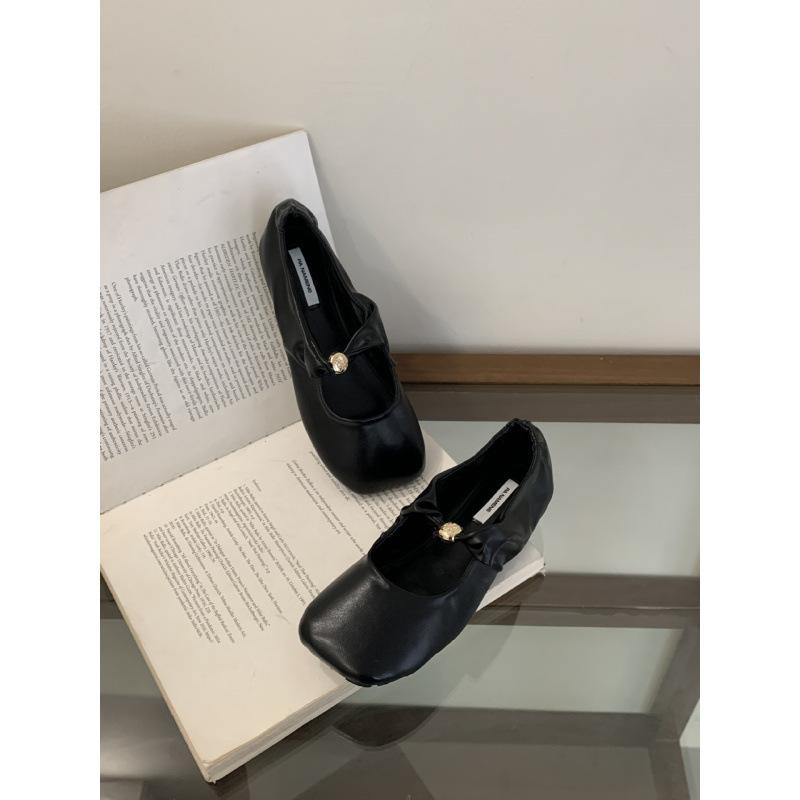French retro flat-soled single shoes 2025 new versatile square head shallow mouth soft-soled Mary Jane shoes 35