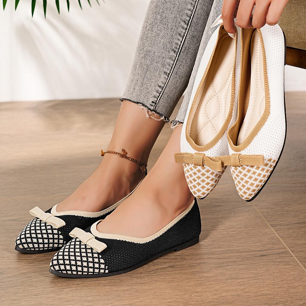 New Women Knitted Slip on Flats Shoes Breathable Comfortable Walking Sneakers Women Trend Casual Pointed Toe Walking Loafers