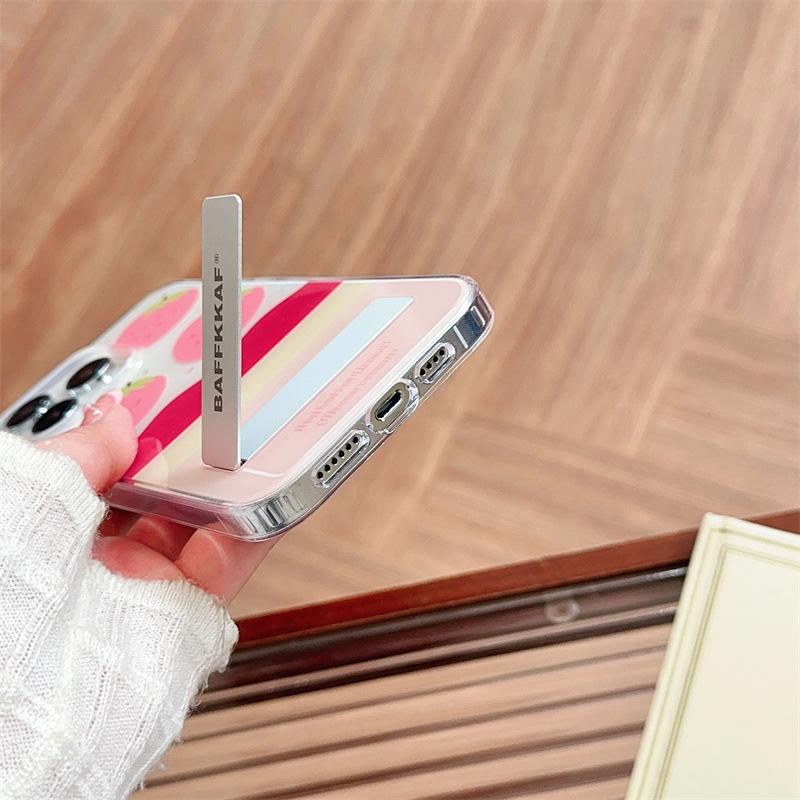 Husa pentru telefon mobil 15Promax: Suport anti-cădere, creativ, invizibil - Design cute Strawberry Girl.