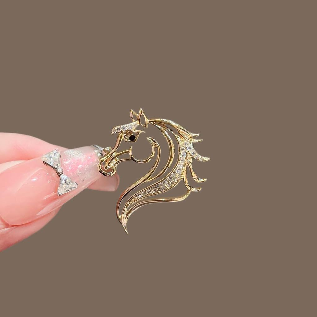 Exquisite Hollowed Little Horse Brooch Unisex 2025 Design Lapel Pin Corsage Accessory