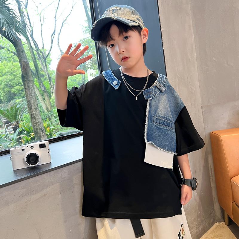 Boys' summer clothes short sleeved T-shirt 2026 new children's summer top, mid size children's summer style, cool and trendy, explosive street trend