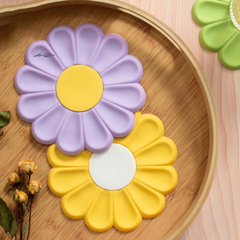 Flower Pattern Heat Resistant Silicone Mat - Non-Slip Drink Cup Coasters Pot Holder Table Placemat Kitchen Accessory