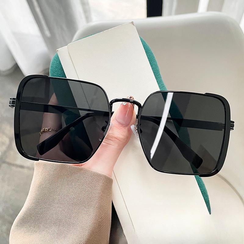 

Non-polarized New Fashion Cool Square Sunglasses Women Luxury Brand Anti Strong Light Vintage Sun Glasses чорний