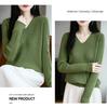 Temperamental Minimalist Women's V-neck Slimming Sweater - Soft, Casual, Skin-friendly Knitted Base for Autumn/Winter.
